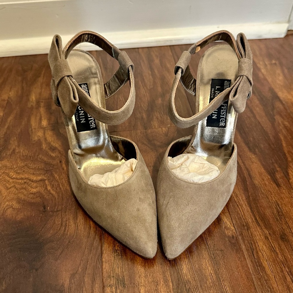 NWOT Vintage Andrea Pfizer Slingback Pumps